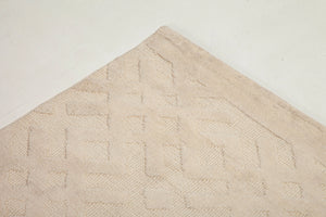 Zennova Carpet : CALLA-01 Color IVORY : Modern Hand Tufted - Zennova Carpet